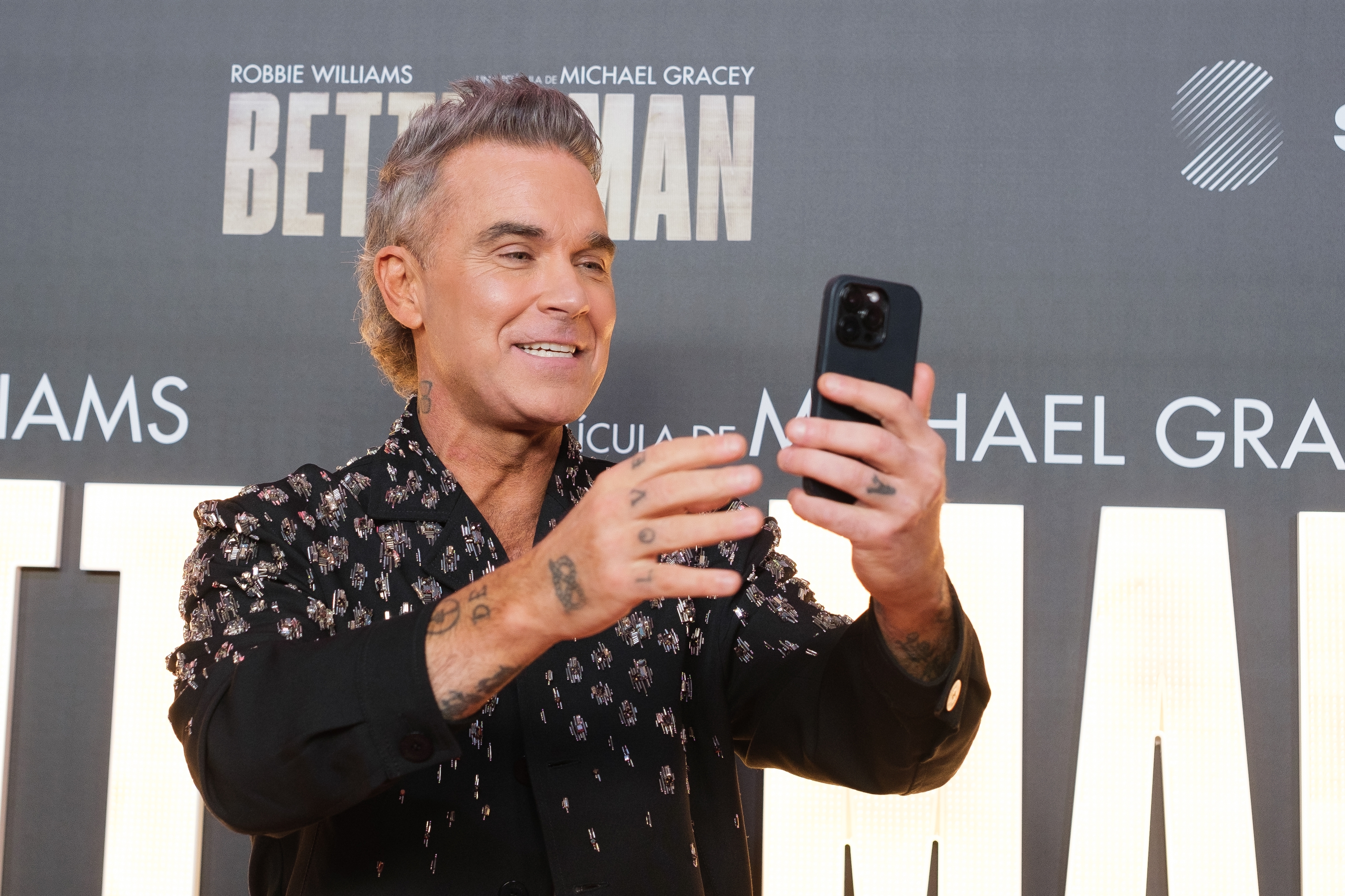 Robbie Williams Teeth